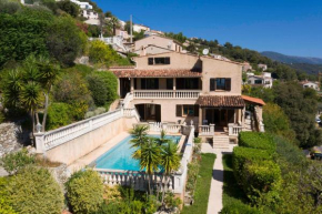 Spacious villa with sea view- pool - jacuzzi-sauna